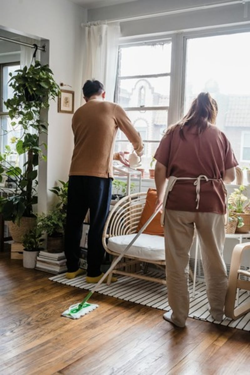 <p>housekeeper; caretaker</p>