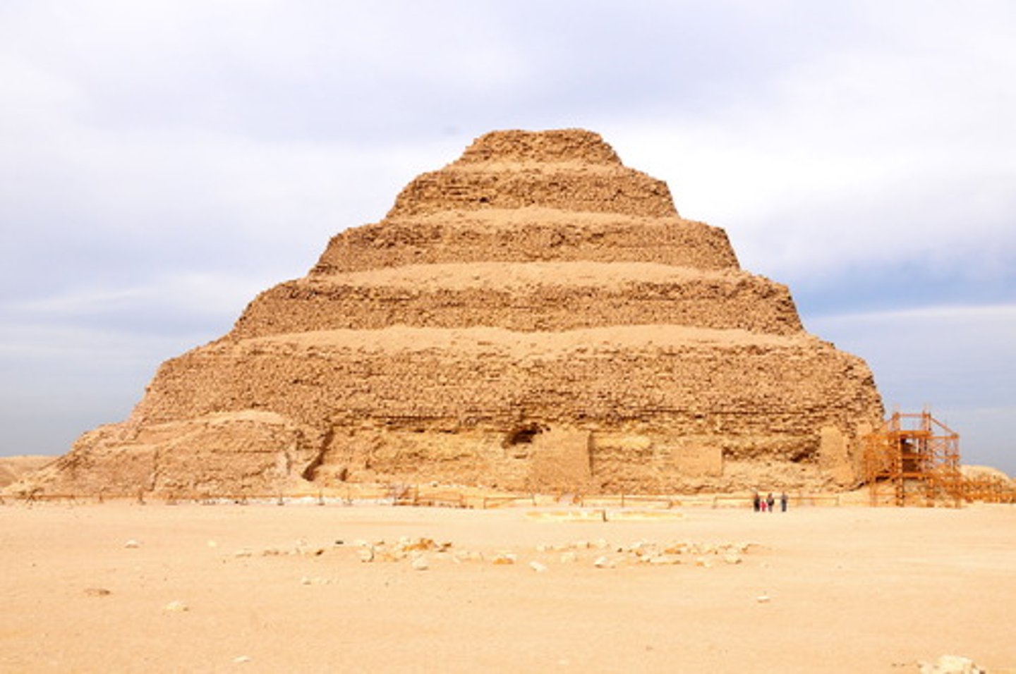 <p>architectural structure that uses flat platforms, or steps, receding from the ground up, to achieve a completed shape similar to a geometric pyramid</p>