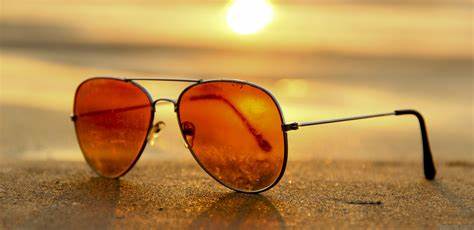 <p>die Sonnenbrille, -n</p>