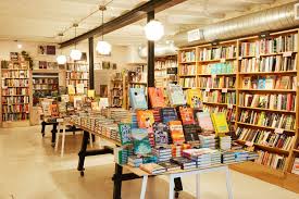 <p>Libería </p><p>Las liberías tienen muchos libro viejos y nuevos que à la gente le encanta leer.</p>