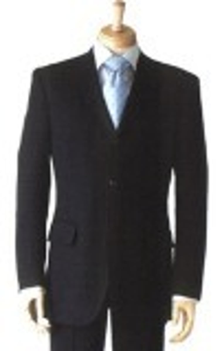 <p>el traje</p>