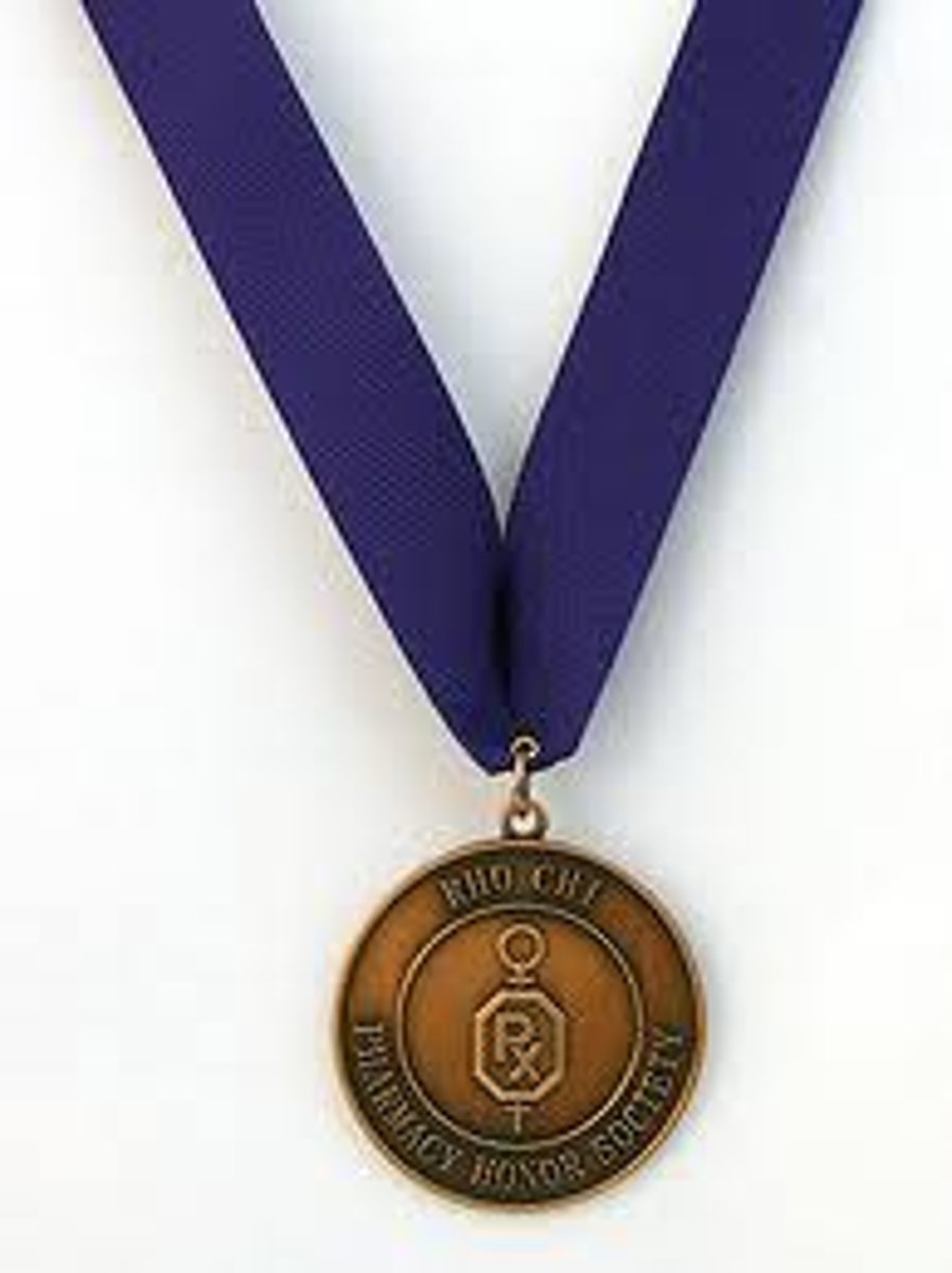<p>Premio de metal que se pone en el cuello</p>