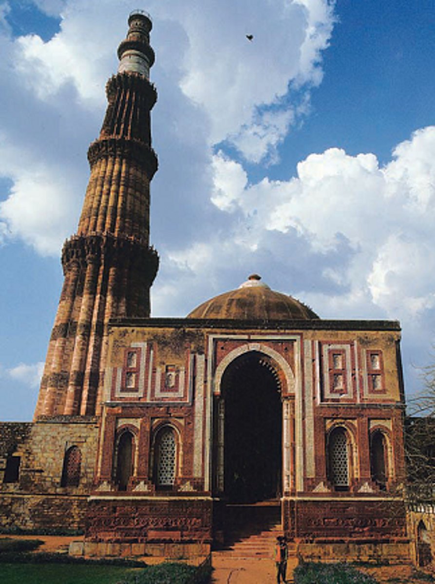 <p>Built during the Delhi Sultanate, it demonstrated syncretism in architecture with its Hindu styled towers and Islamic domes.</p>