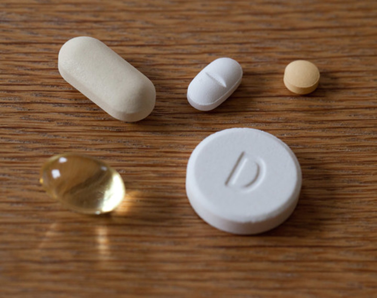 <p>yào</p><p>[n] medicine, drug</p>