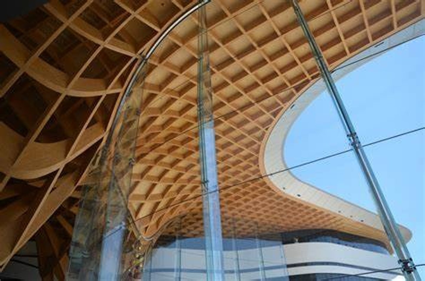 <p>Timber laminates with MF adhesive; aesthetic, lightweight, corrosion-proof, fire-resistant, and structurally stable. Used for beams, bridges, domes, decking, roof beams, and rafters.</p>