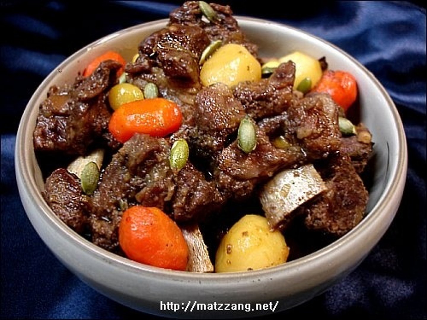 <p>sườn hấp, sườn ram</p>