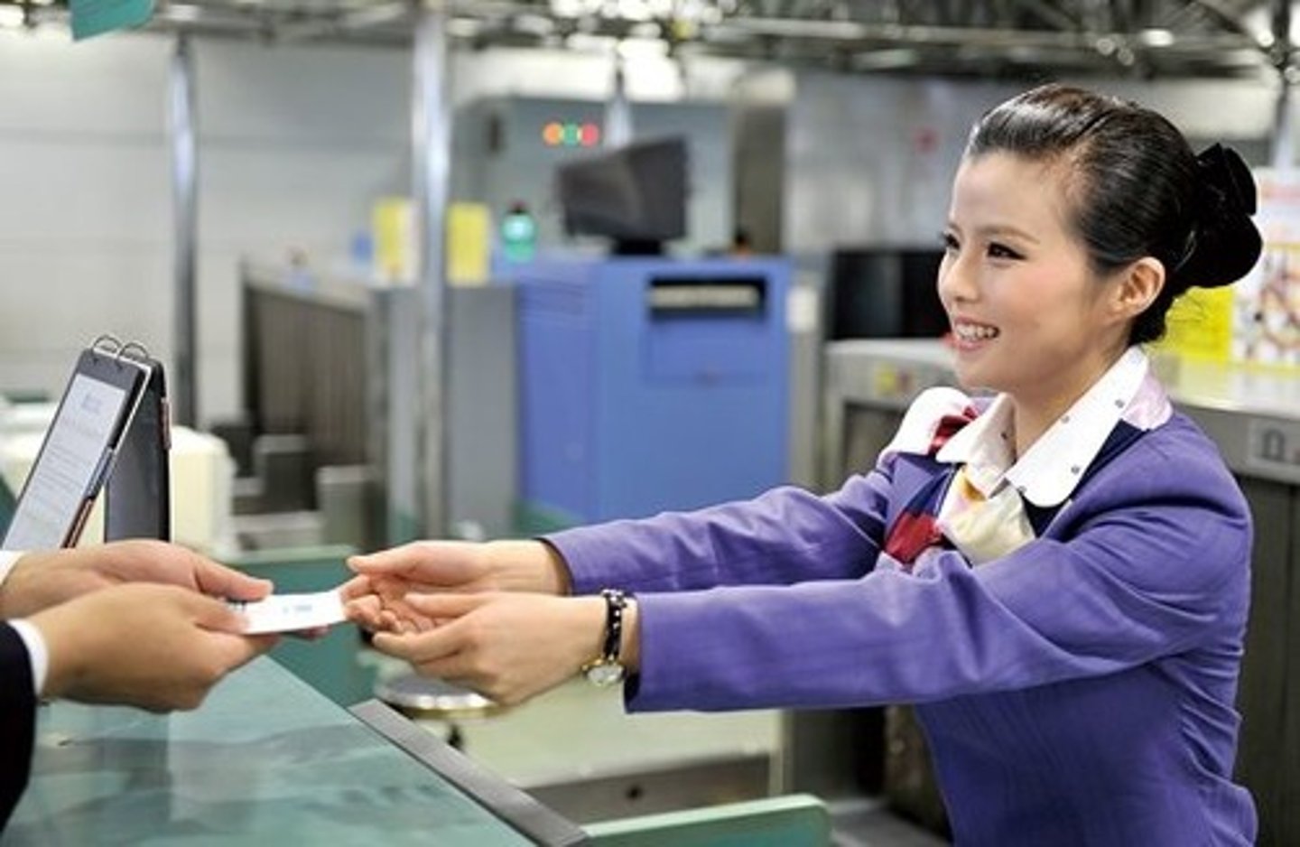 <p>quầy check-in</p>