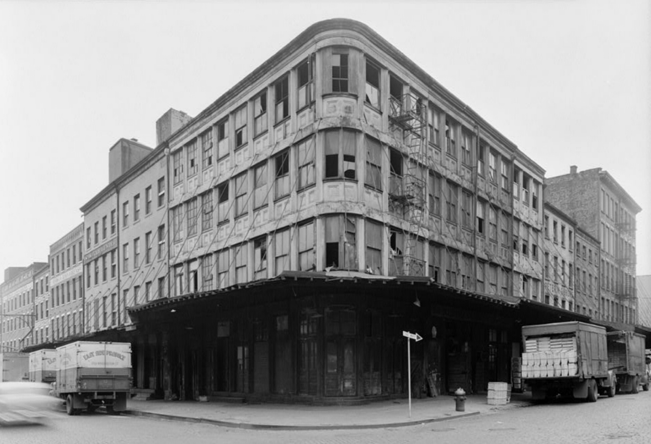 <p><span style="font-family: Arial; font-size: 21px;">(a) Name:</span></p><p><span style="font-family: Arial; font-size: 21px;">(b) Architect(s):</span></p><p><span style="font-family: Arial; font-size: 21px;">(c) Place:</span></p><p><span style="font-family: Arial; font-size: 21px;">(d) Date:</span></p><p><span style="font-family: Arial; font-size: 21px;">(e) Client:</span></p>