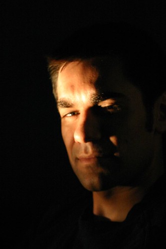 Adding light (chiaro) to one side and backlight (scuro) to the opposite dark side