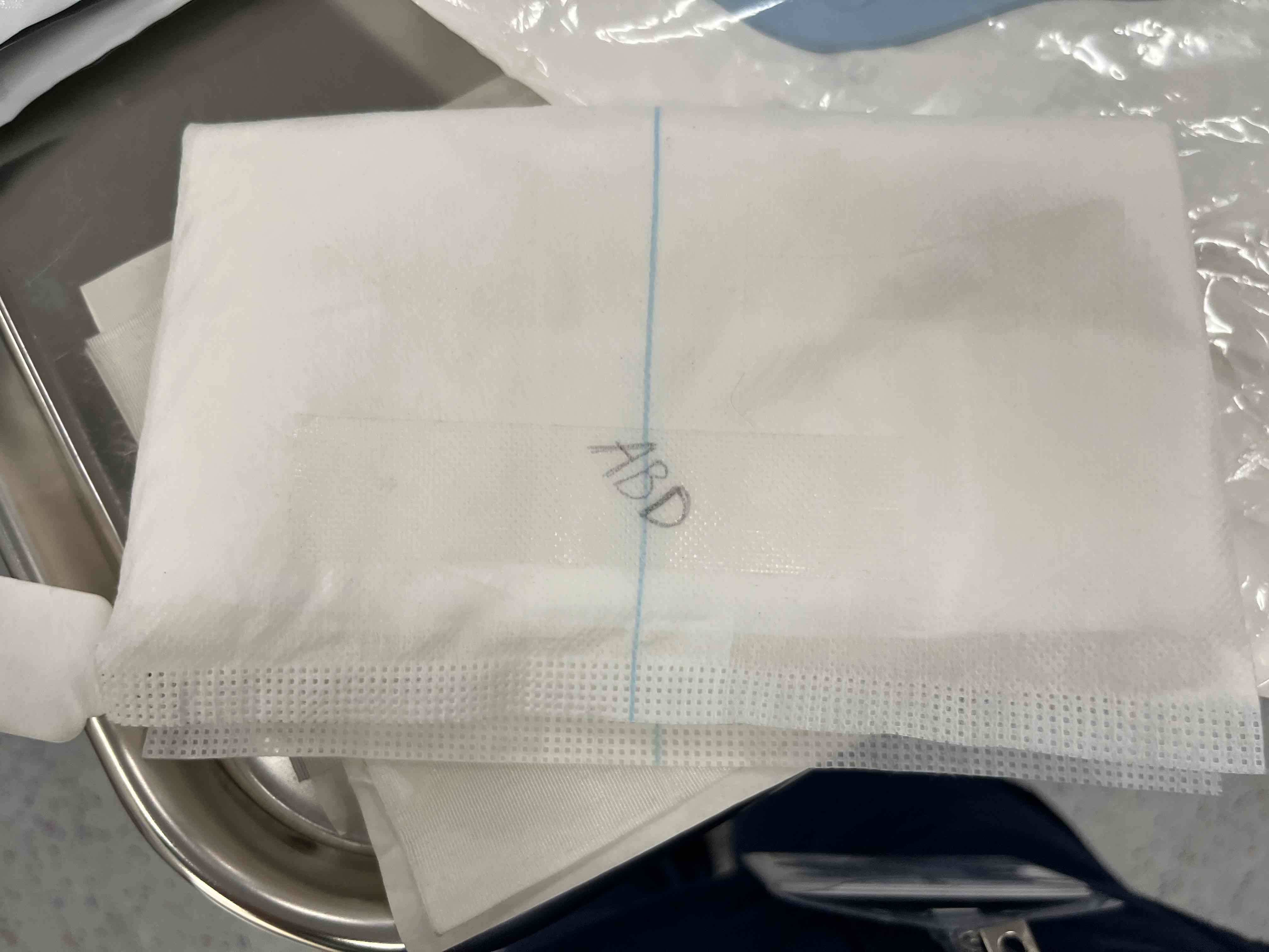 <p>Thick, absorbent pad for abdominal wound </p>