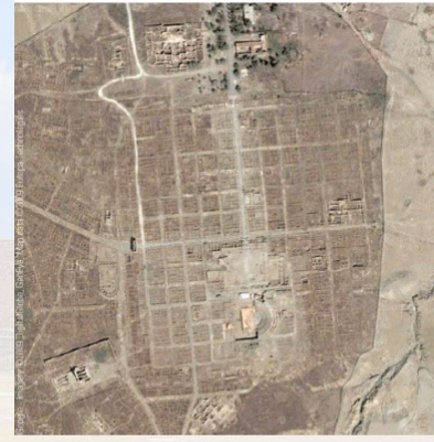 <ul><li><p><strong>followed ostia's layout</strong></p><ul><li><p><strong>Also rectangular</strong></p></li><li><p><strong>Forum at the centre</strong></p></li></ul></li><li><p>monumental <strong>gates at the ends of the cardo and decumanus</strong></p></li><li><p>city is divided into <strong>square blocks</strong></p><ul><li><p><strong>Insulae</strong></p></li></ul></li><li><p>The city <strong>symbolized unity and the centralized power of the Roman Empire</strong></p></li><li><p><strong>as </strong>the city <strong>expanded </strong>there is <strong>irregular planning</strong> <strong>Due to</strong> a more <strong>organic developmen</strong>t</p><ul><li><p><strong>no longer</strong> in the <strong>square </strong>form</p></li></ul></li></ul><p></p>