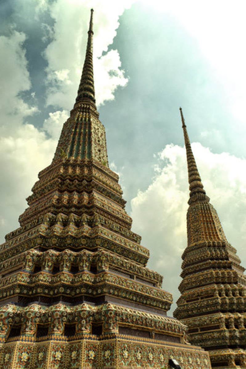 <p>the temple, the Protestant church</p>