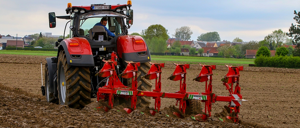 <p>ploeg op twee wielen</p>