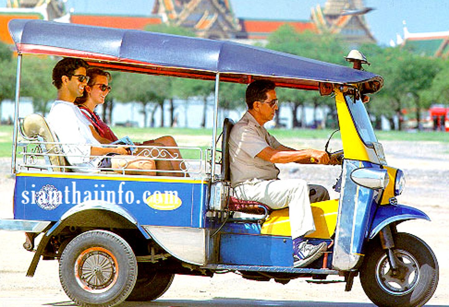 <p>xe tuk tuk</p>