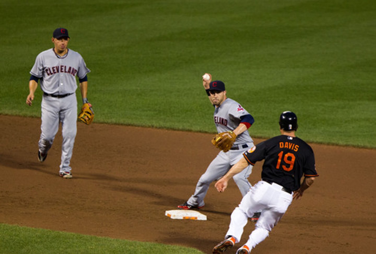 <p>bóng đi lạc hướng</p>