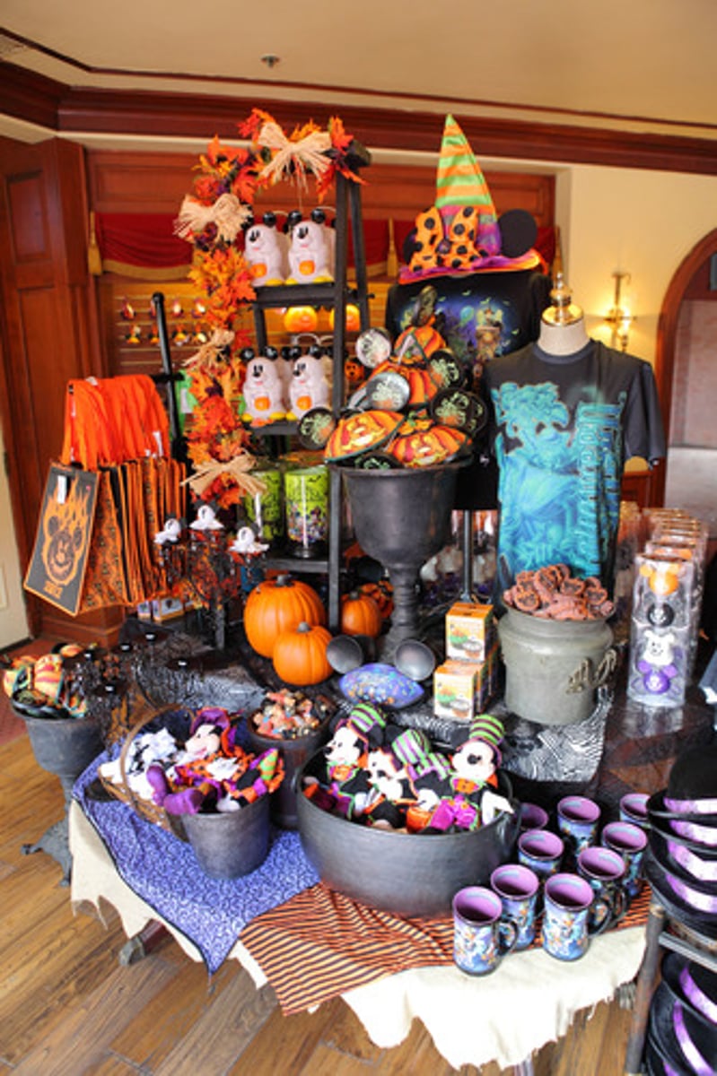 <p>(n) hàng hóa</p>