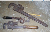 <p>Is an <mark data-color="blue" style="background-color: blue; color: inherit">adjustable wrench</mark> used for turning <mark data-color="blue" style="background-color: blue; color: inherit">soft iron pipes fittings </mark>with a rounded surface. The design of the adjustable jaw allows it to rock in the frame such that any forward pressure on the handle tends to pull the jaw tighter together.</p>