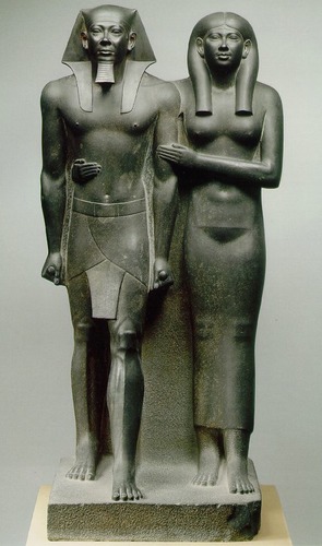 <p>-2490-2472 BCE -Greywacke -Egyptian -They don&apos;t know if the women is the wife, mother,etc so that&apos;s why it says queen only -Carved in little block forms like a graph</p>