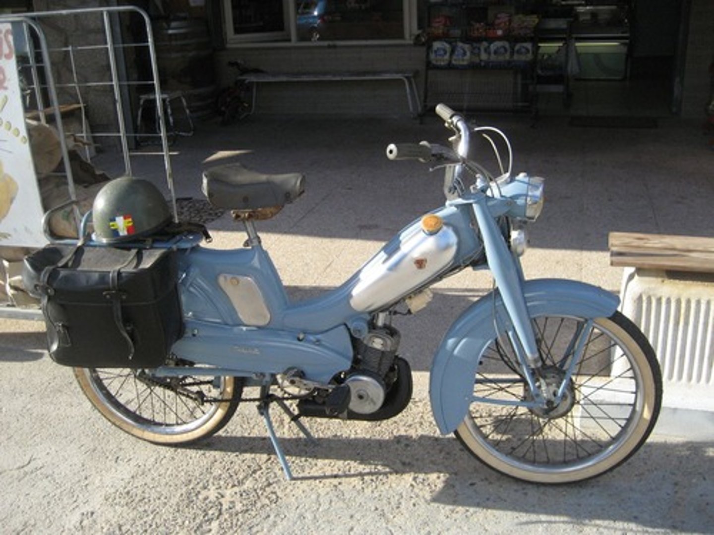 <p>moped</p>