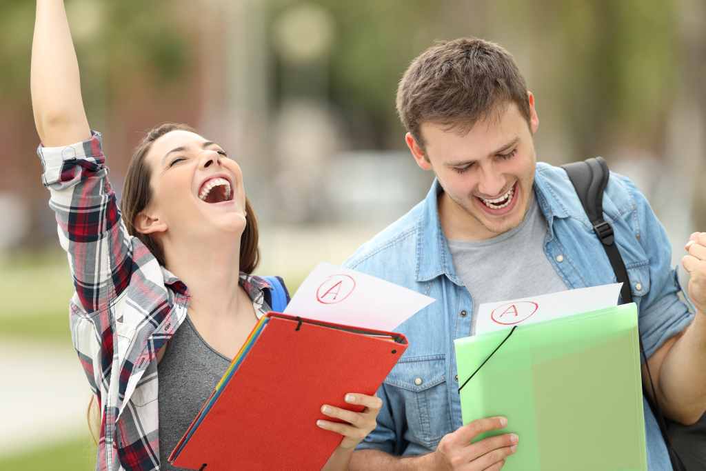 <p>Pass an exam (phr)</p>