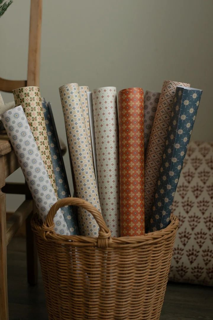 <p>wrapping paper</p>