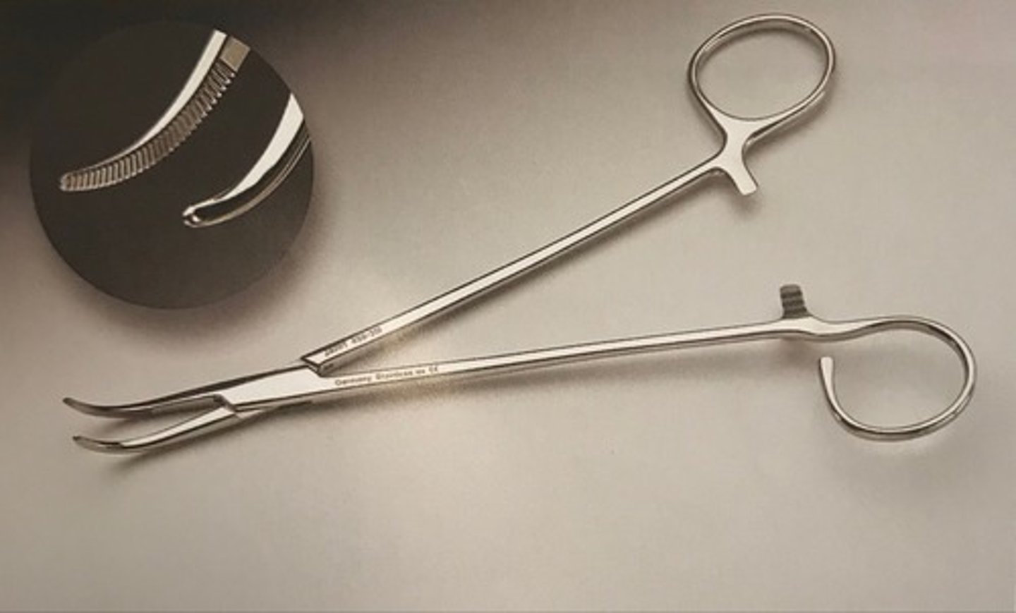 <p>Used for tonsillectomies and removing tissue in the throat.</p>