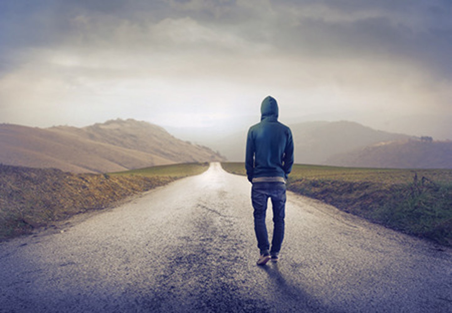 <p>adj. một mình, cô đơn = lonely</p>