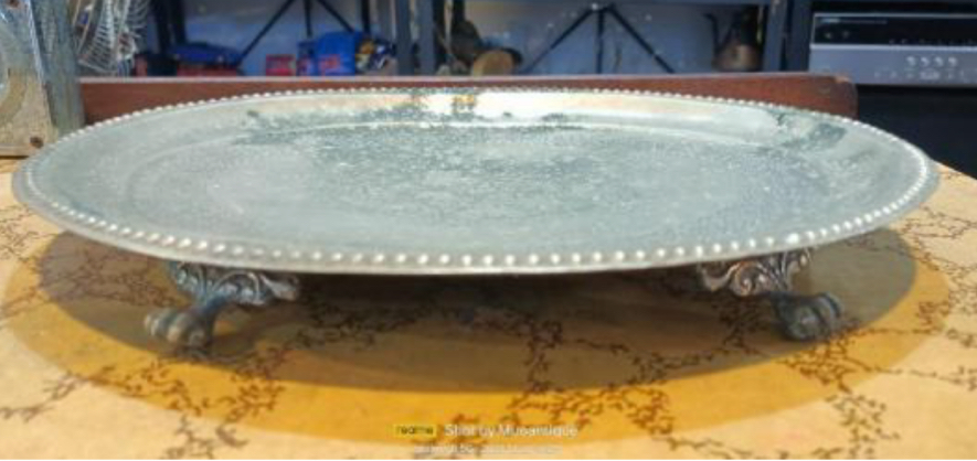 <p><span>small tables or elevated trays for dining or display</span></p>