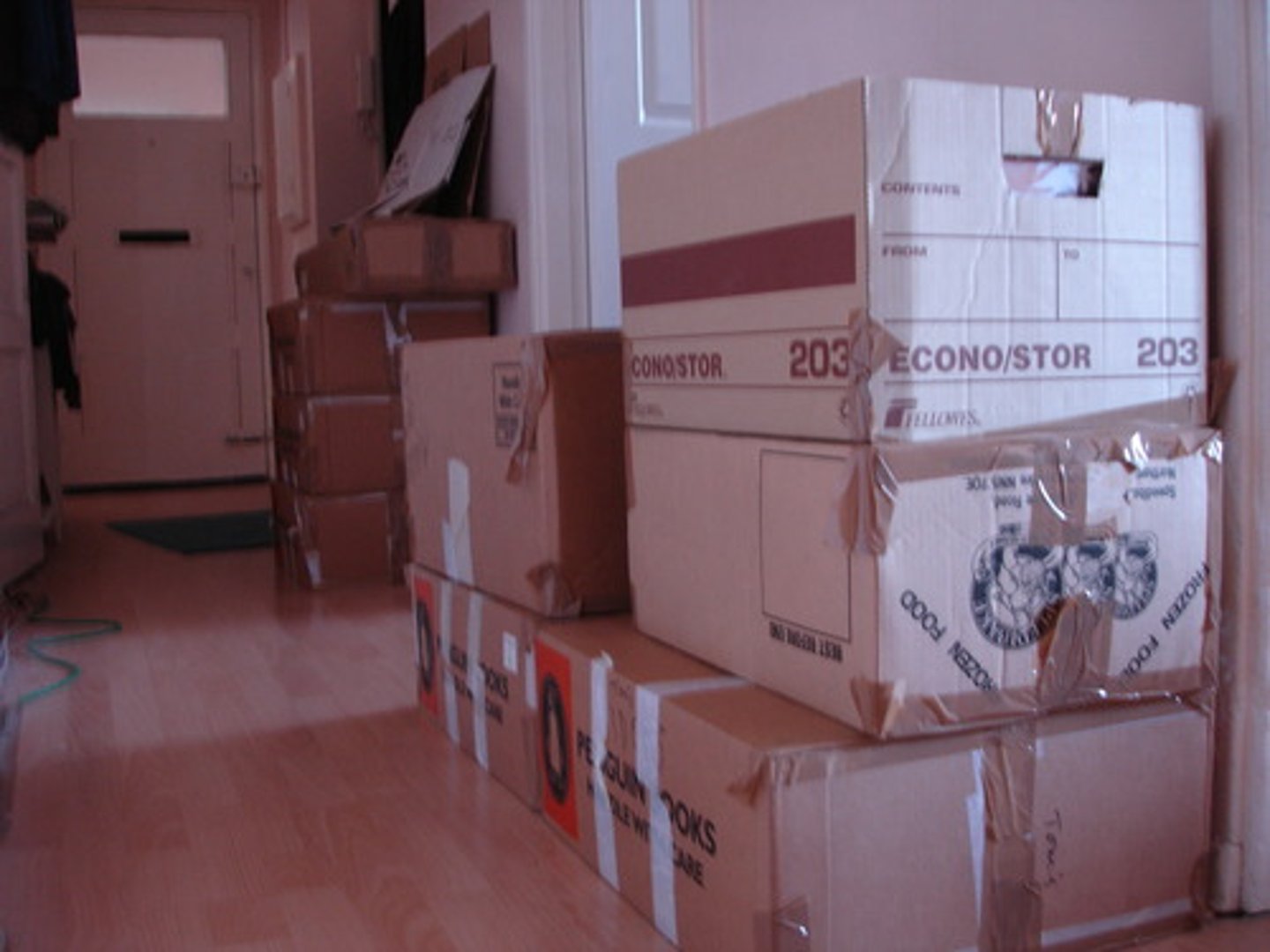 <p>to move out</p><p>выселяться</p>