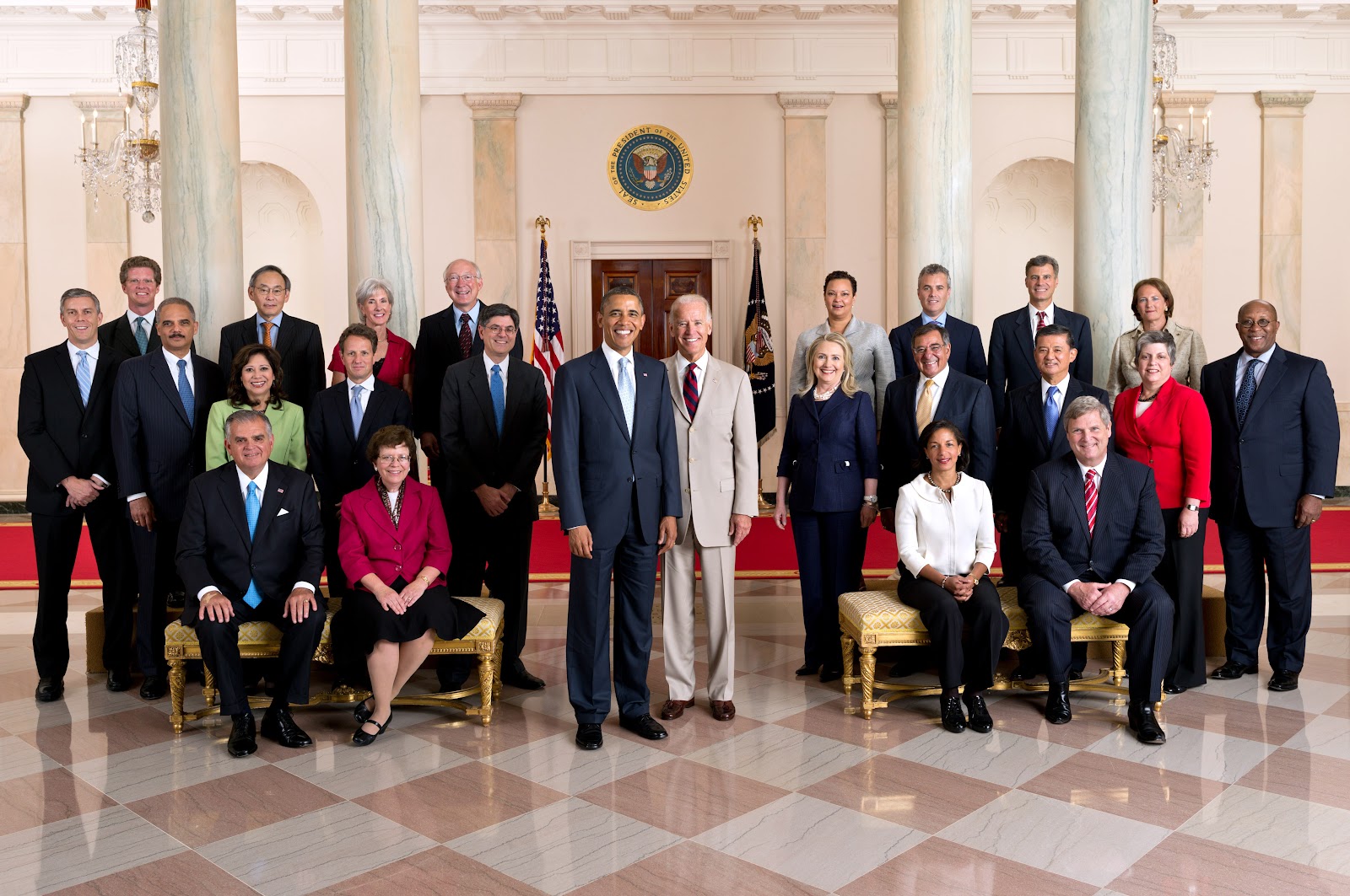 <p>the group of people a president names to act as official advisers and head that departments of government</p>