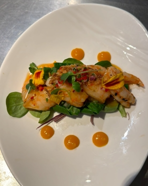 <p>Mango Prawns</p>