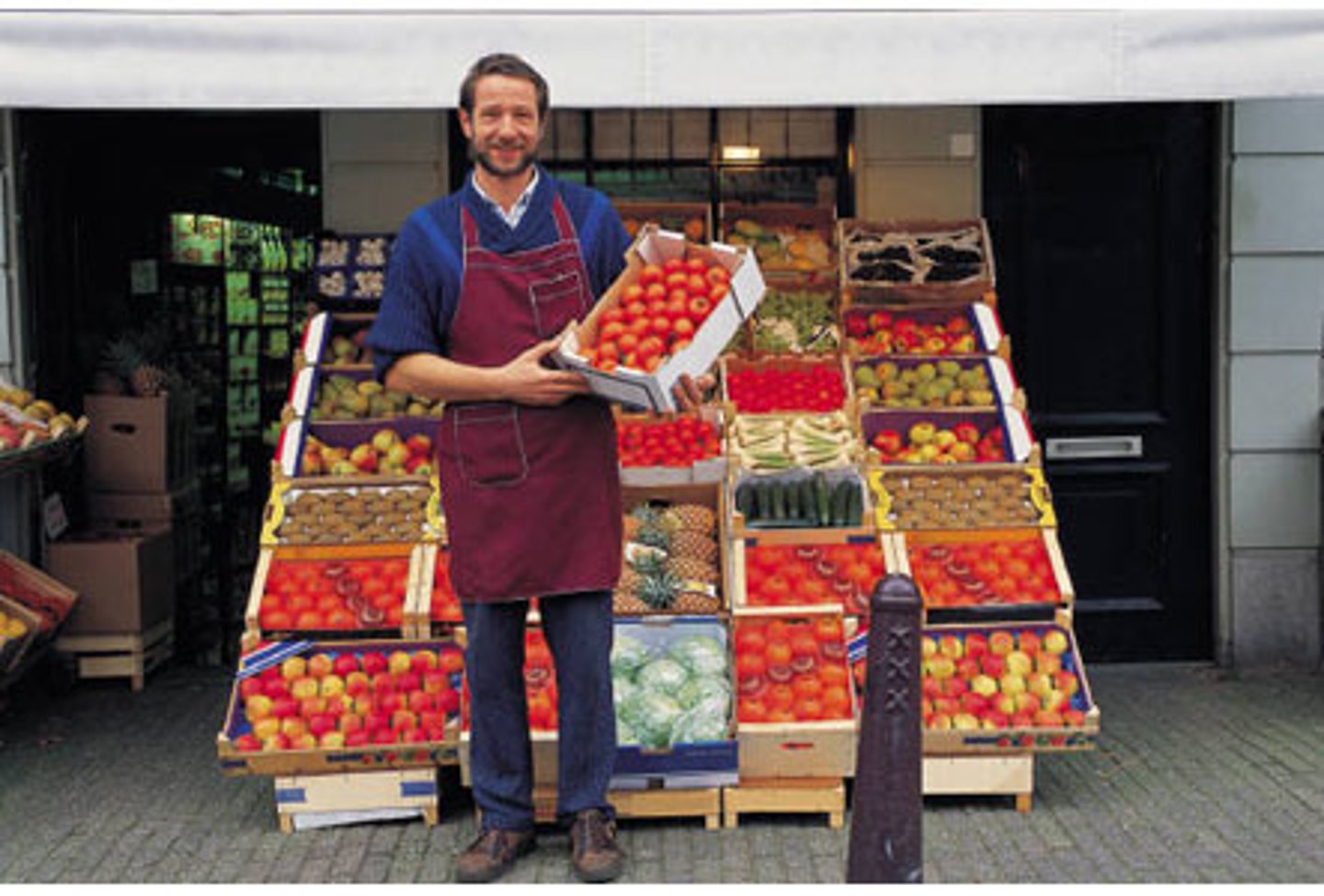 <p>a shopkeeper</p>