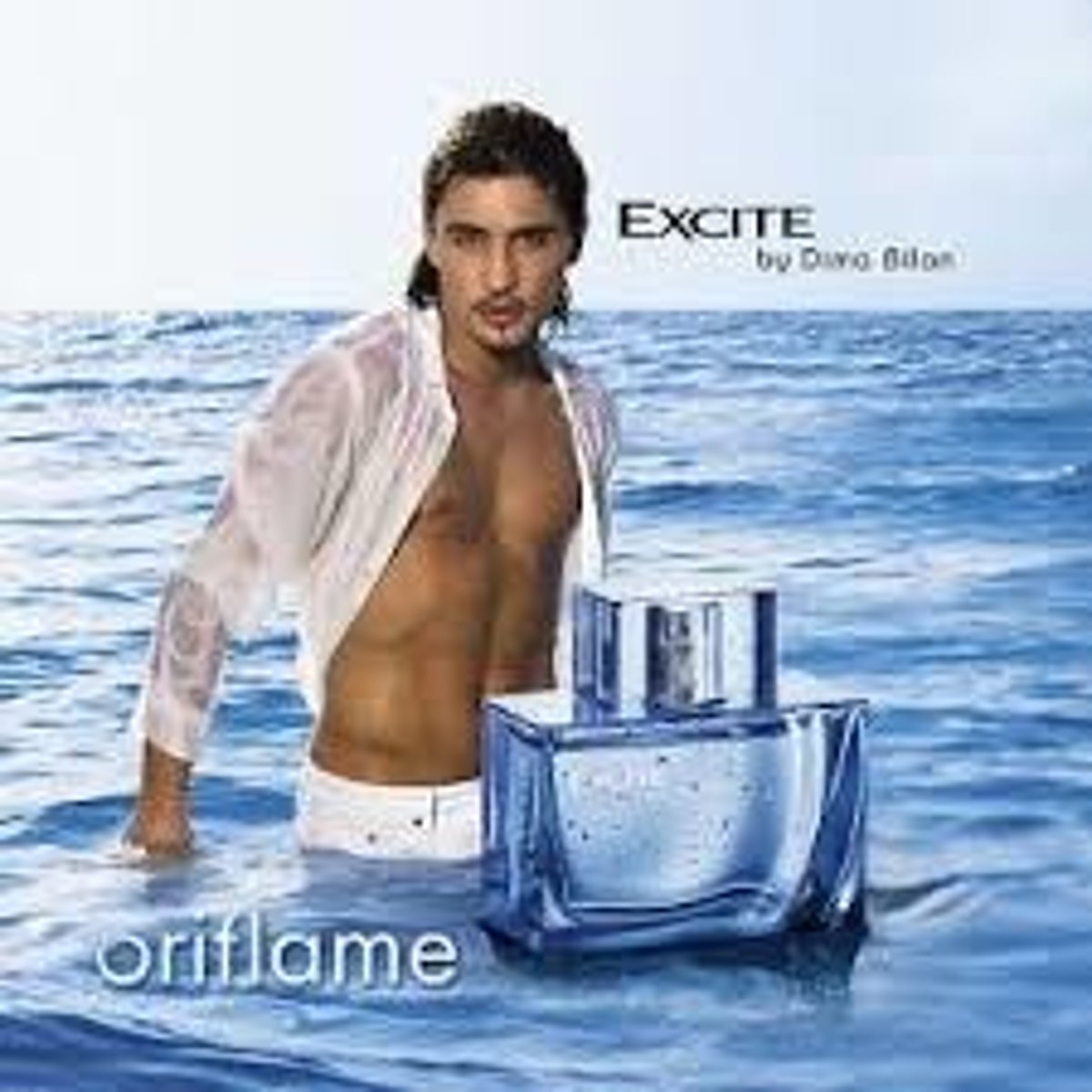 <p>kích thích, khích động</p>