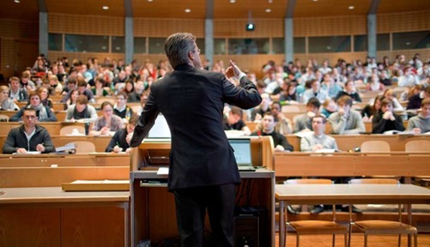 <p>college instructor (male)</p>