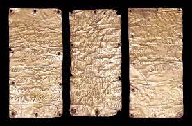 found in the sanctuary of ancient Pyrgi on the Tyrrhenian coast. 
500 BCE
They record a dedication made by Thefarie Velianas, king of Caere, to the Phoenician goddess ʻAshtaret.