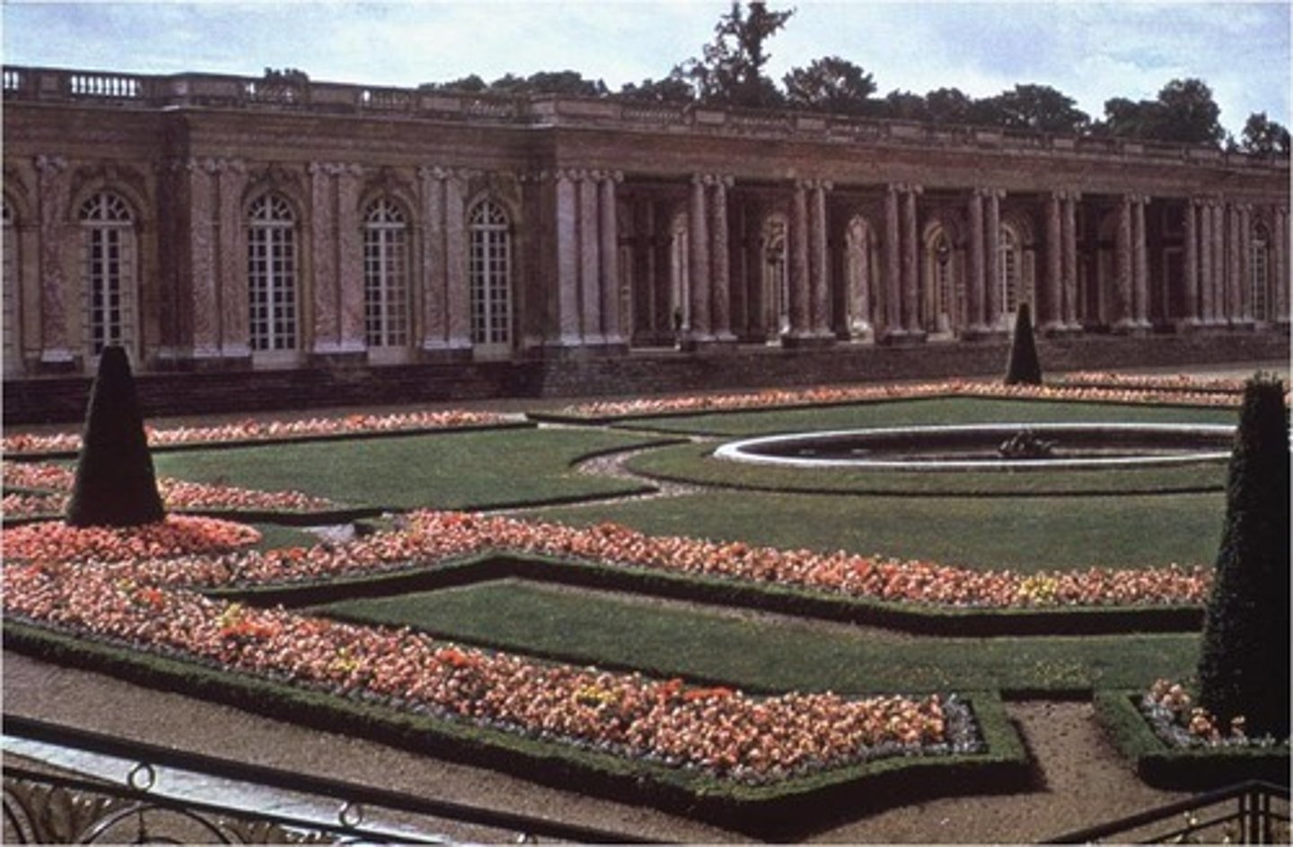 <p>1687</p><p>Mansart</p><p>Versailles</p>
