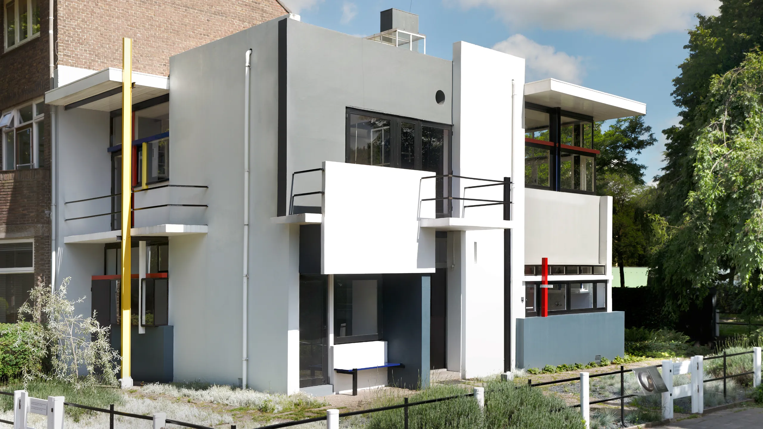 <p><span>Rietveld-Schroeder House</span></p>