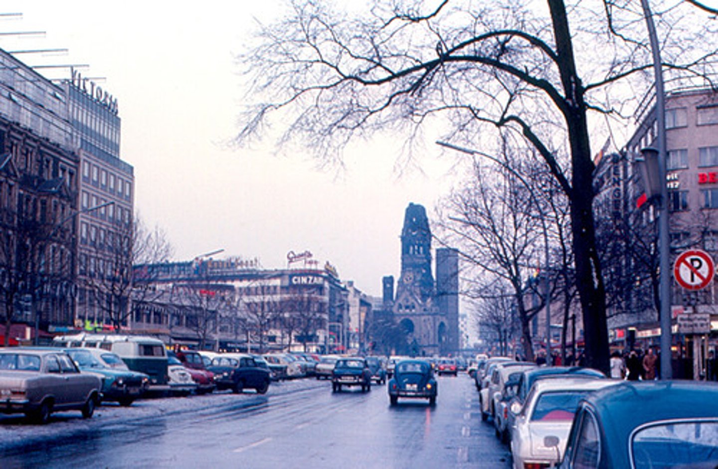 <p>eine bekannte Einkaufsstraße in Westberlin</p>