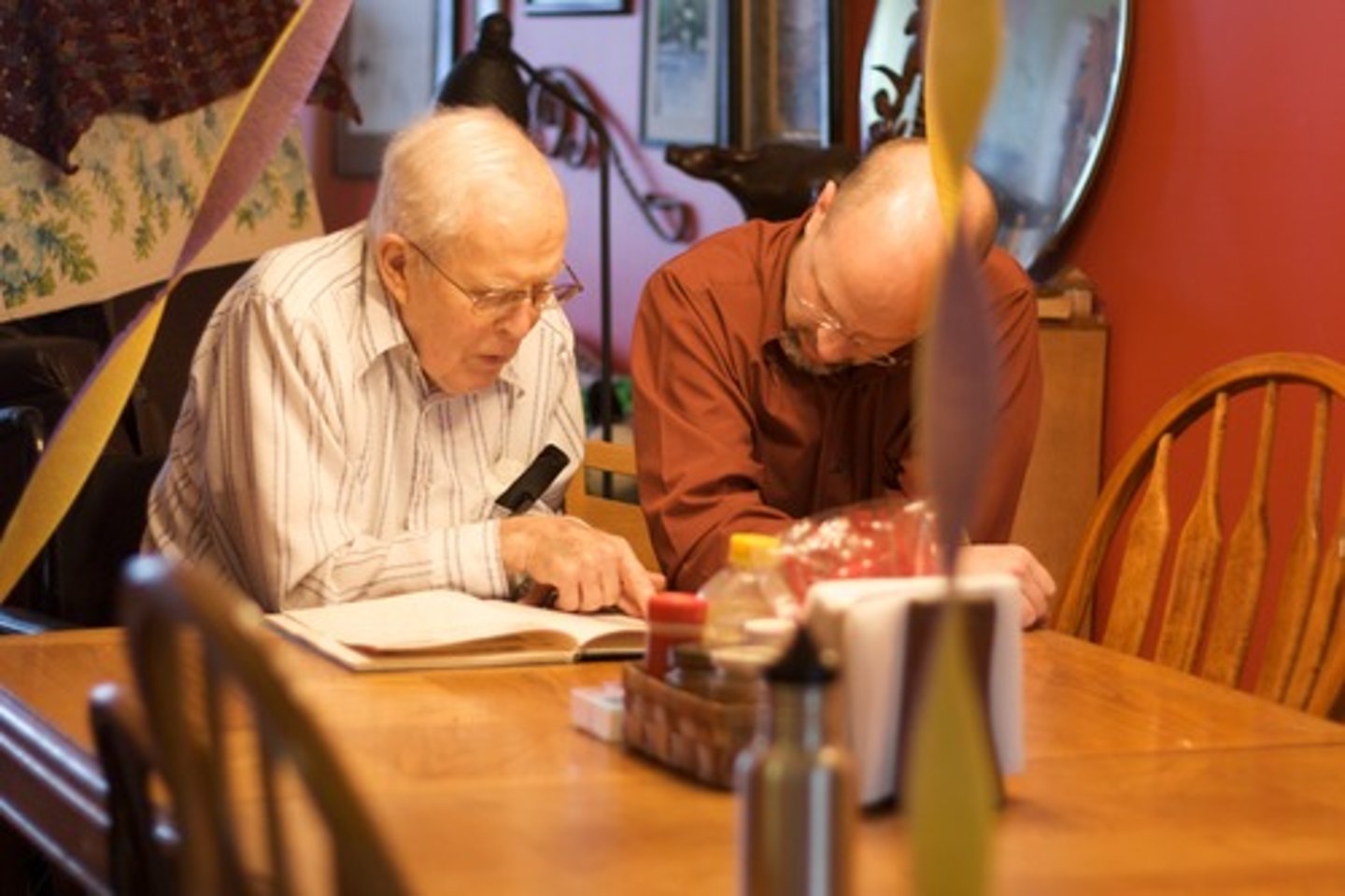 <p>предаваться воспоминаниям</p>