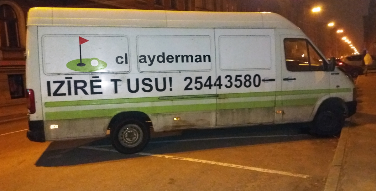 <p>reklāmas izvietojums uz mašīnasap 2016</p><p></p>