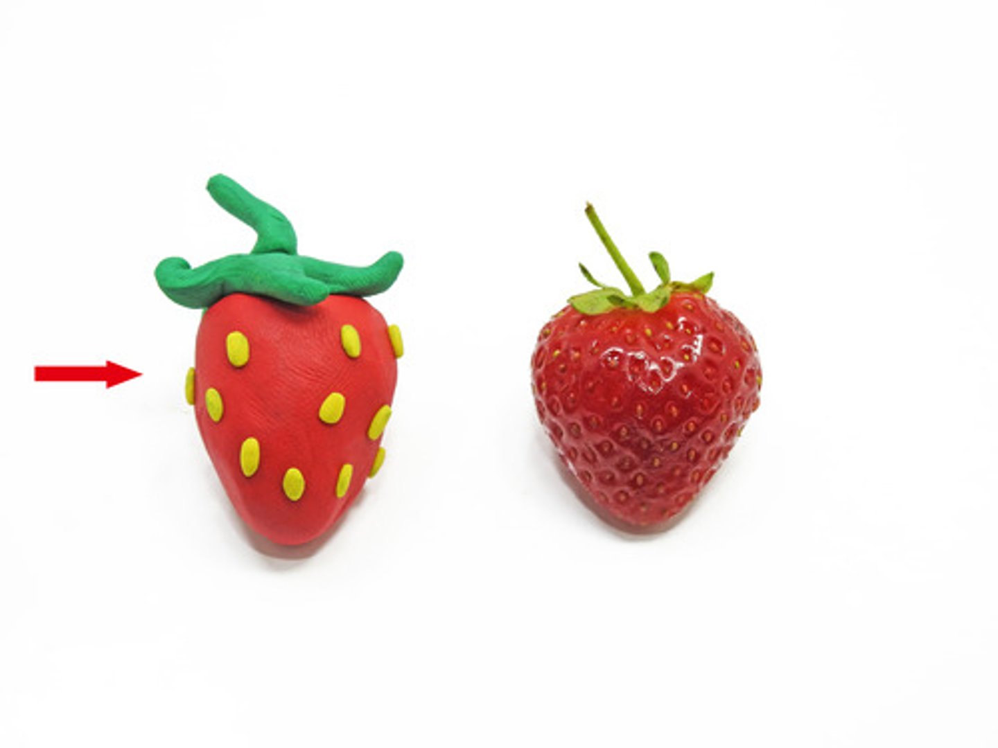 <p>not real; made to look like something else: giả</p>