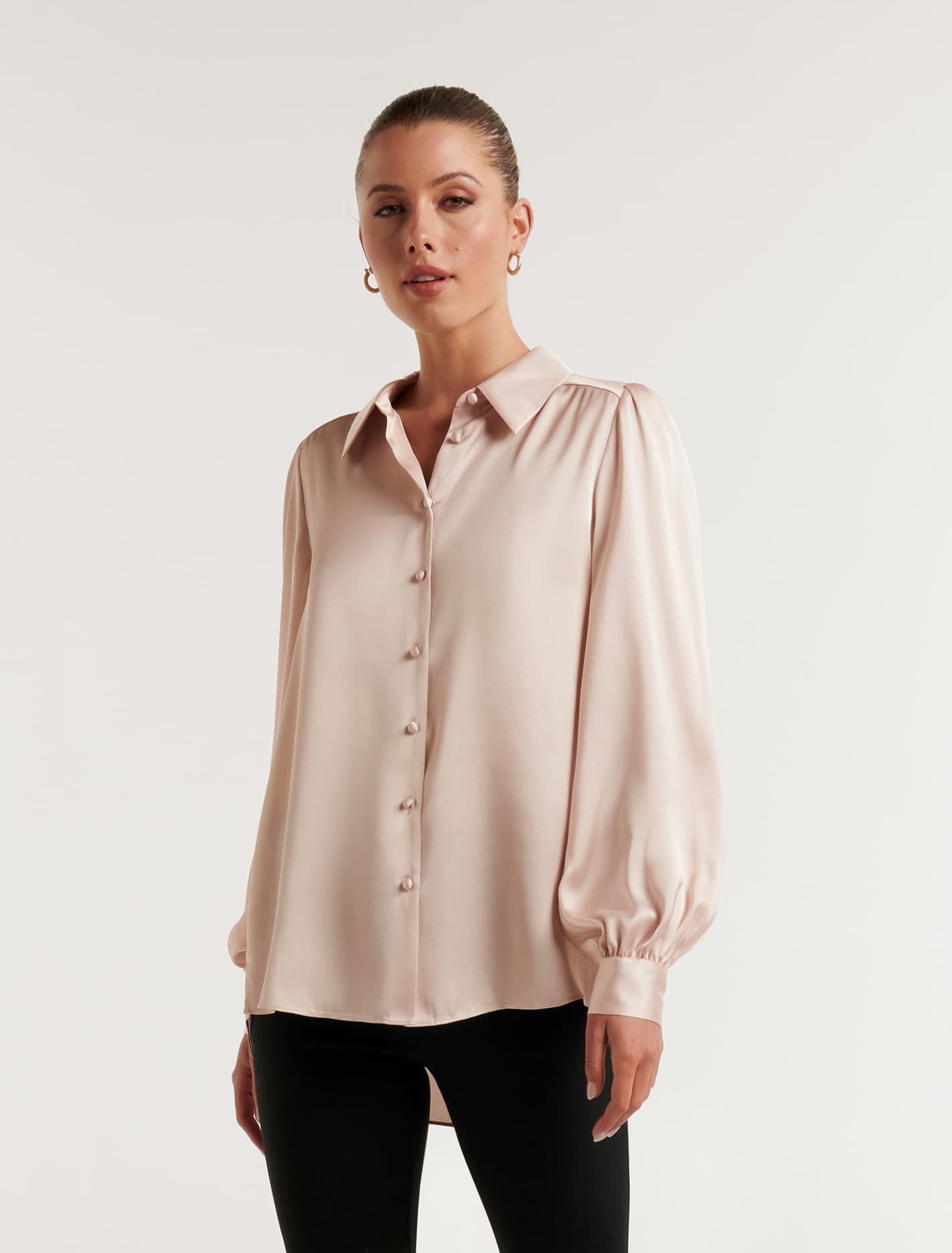 <p><span>a </span>shirt<span> for a woman or </span>girl</p>