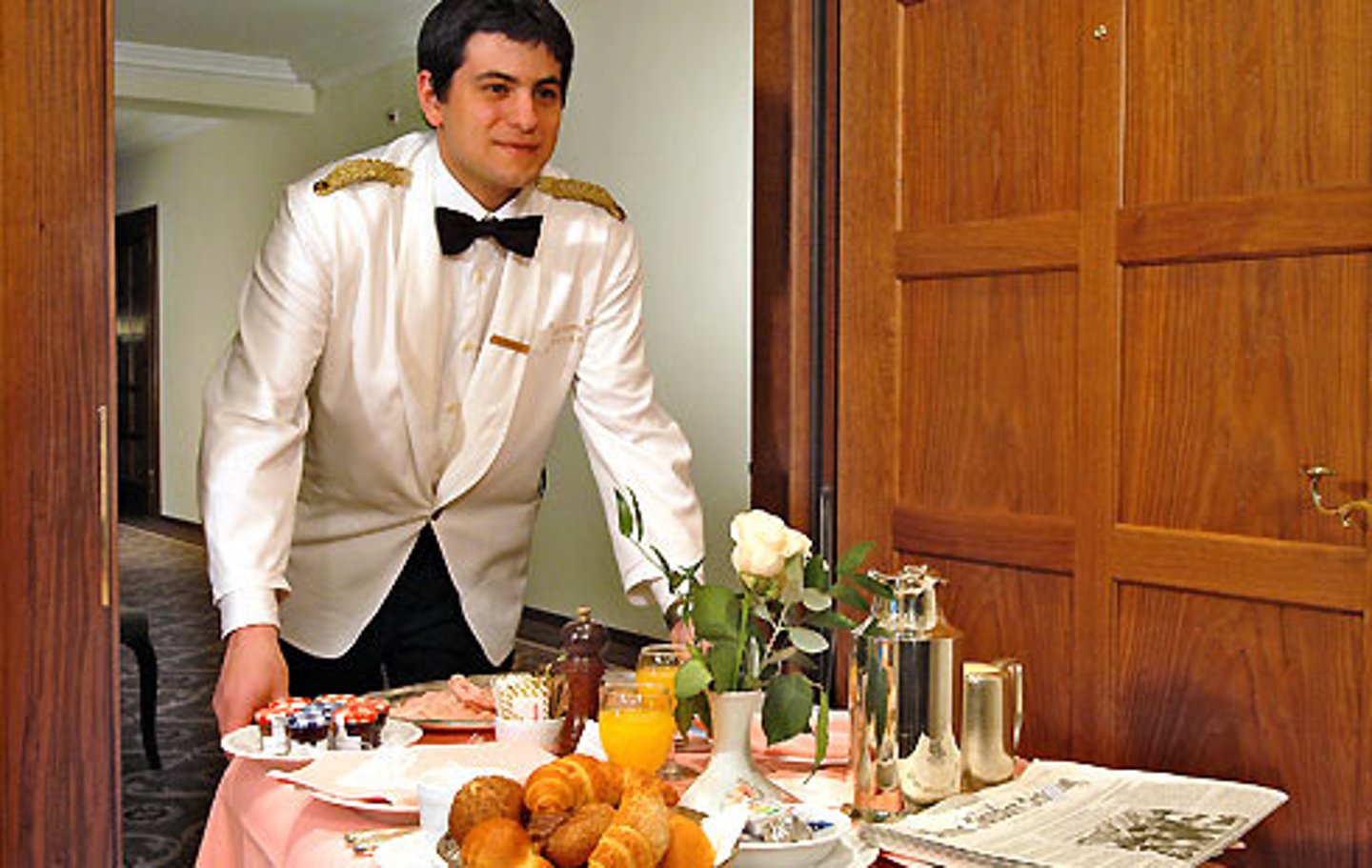 <p>room service</p>