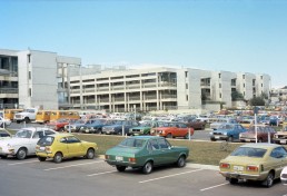 <p>gov building, long faces south/west, long faces north/east, fenestration in ideal places, microclimate courtyard</p>