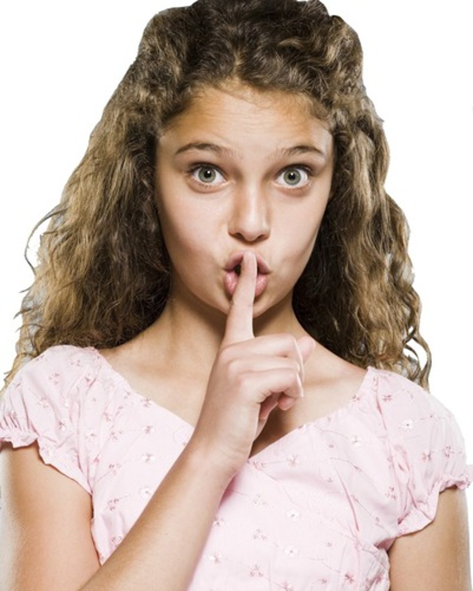 <p>bié</p><p>[adv] don't; (used with 'shi' to raise a supposition of sth undesirable happening)</p>