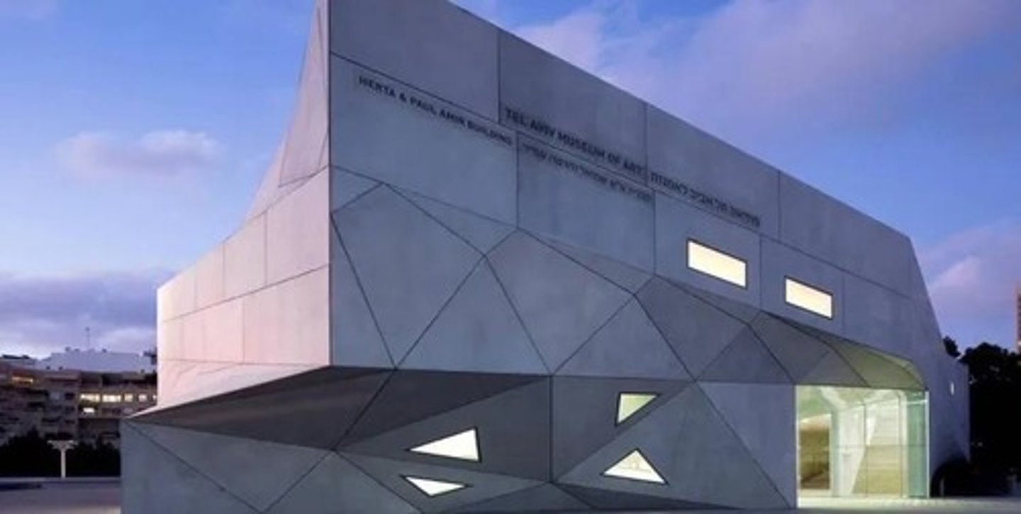 <p>Guggenheim Museum in Bilbao, Spain by Frank Gehry and Heydar Aliyev Center in Baku, Azerbaijan by Zaha Hadid.</p>