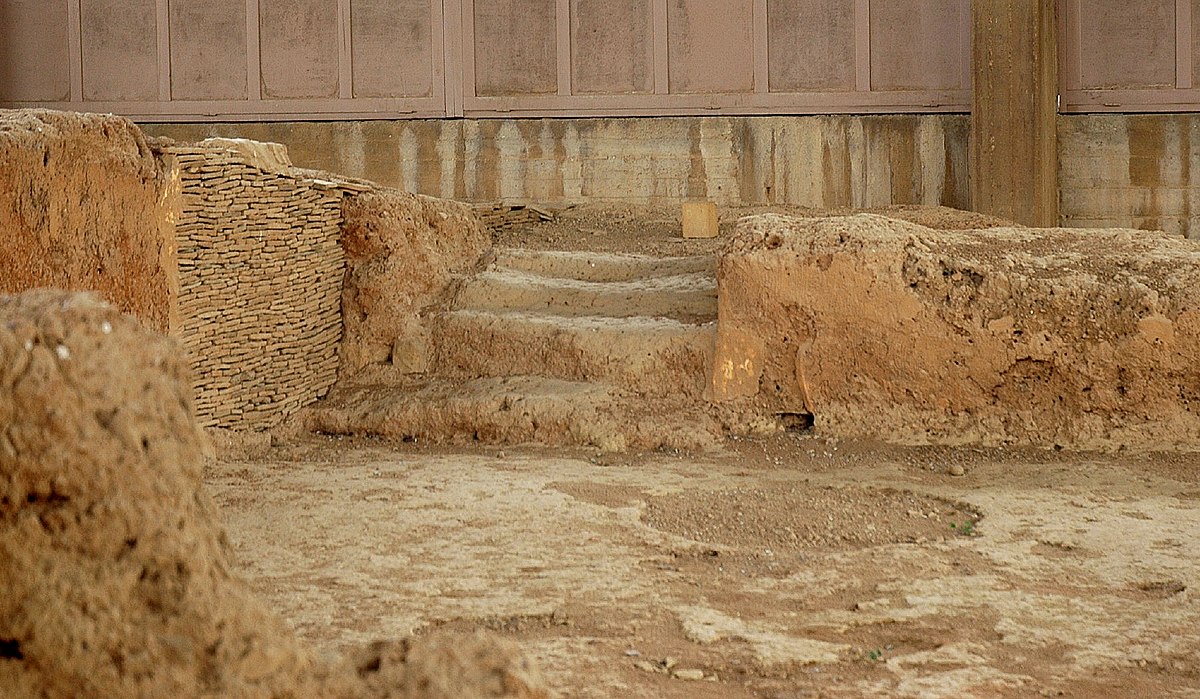 <p><span style="font-family: Calibri">The culture of Lerna is best known early Bronze Age site, the House of Tiles.</span></p><p><span style="font-family: Calibri">Who destroyed the house of tiles? It was probably conquered by Greek speakers around </span>2000 BCE.</p>