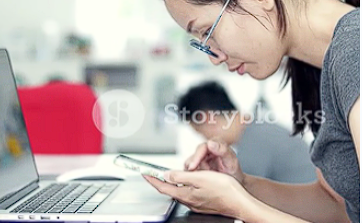 <p><span style="font-family: "Helvetica Neue", sans-serif;"><span>Identify the type of camera movement shown in the video:</span></span></p>