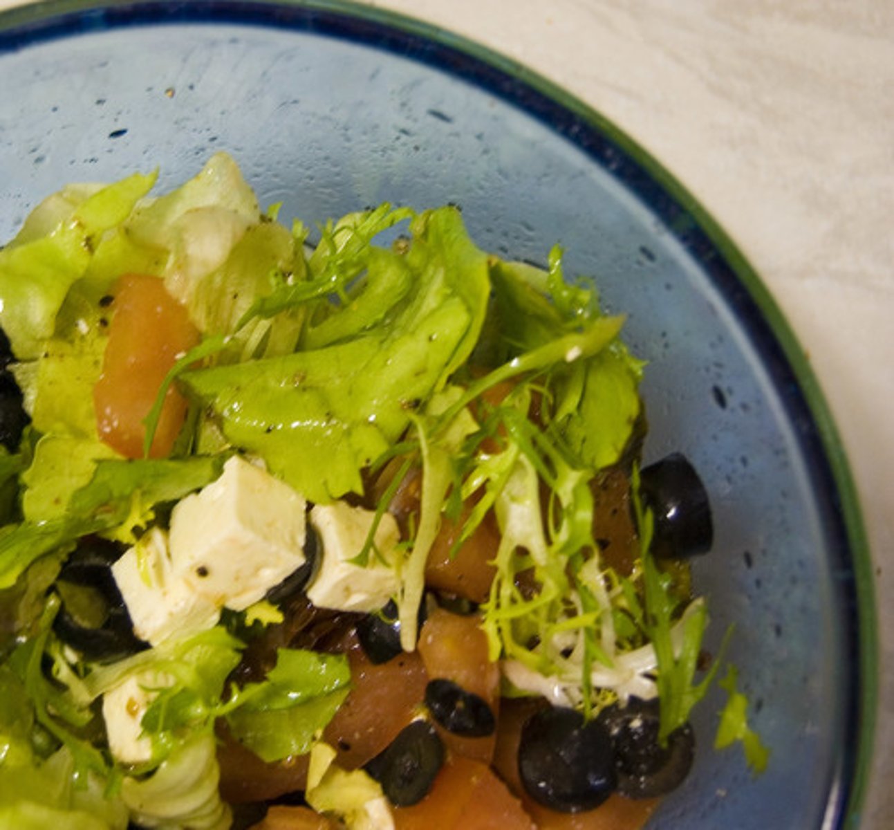 <p>to eat lightly</p>