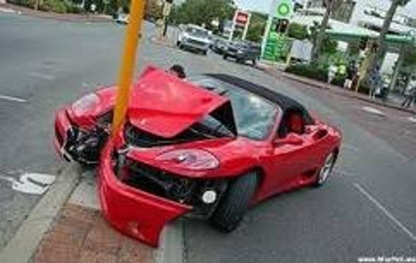 <p>to have/to be in an accident</p>
